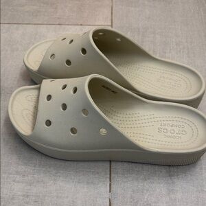 CROCS Cream Slide Sandals